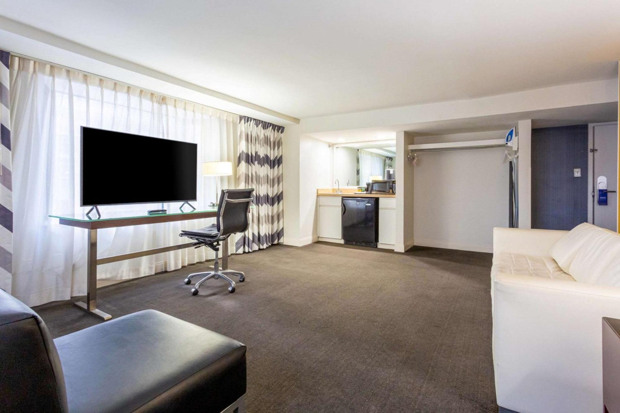 Comfort Inn & Suites Baltimore Inner Harbor Εξωτερικό φωτογραφία
