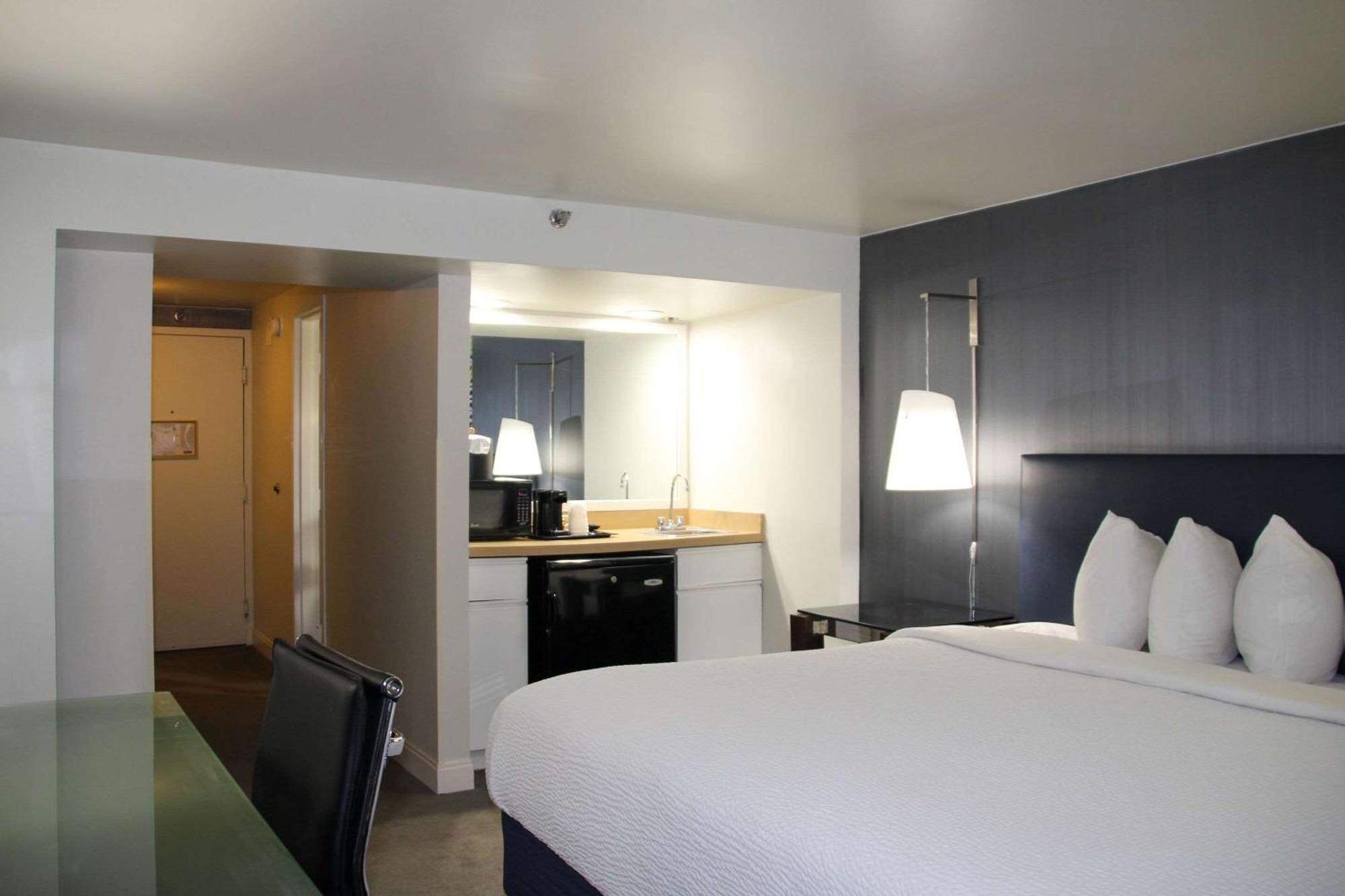 Comfort Inn & Suites Baltimore Inner Harbor Εξωτερικό φωτογραφία