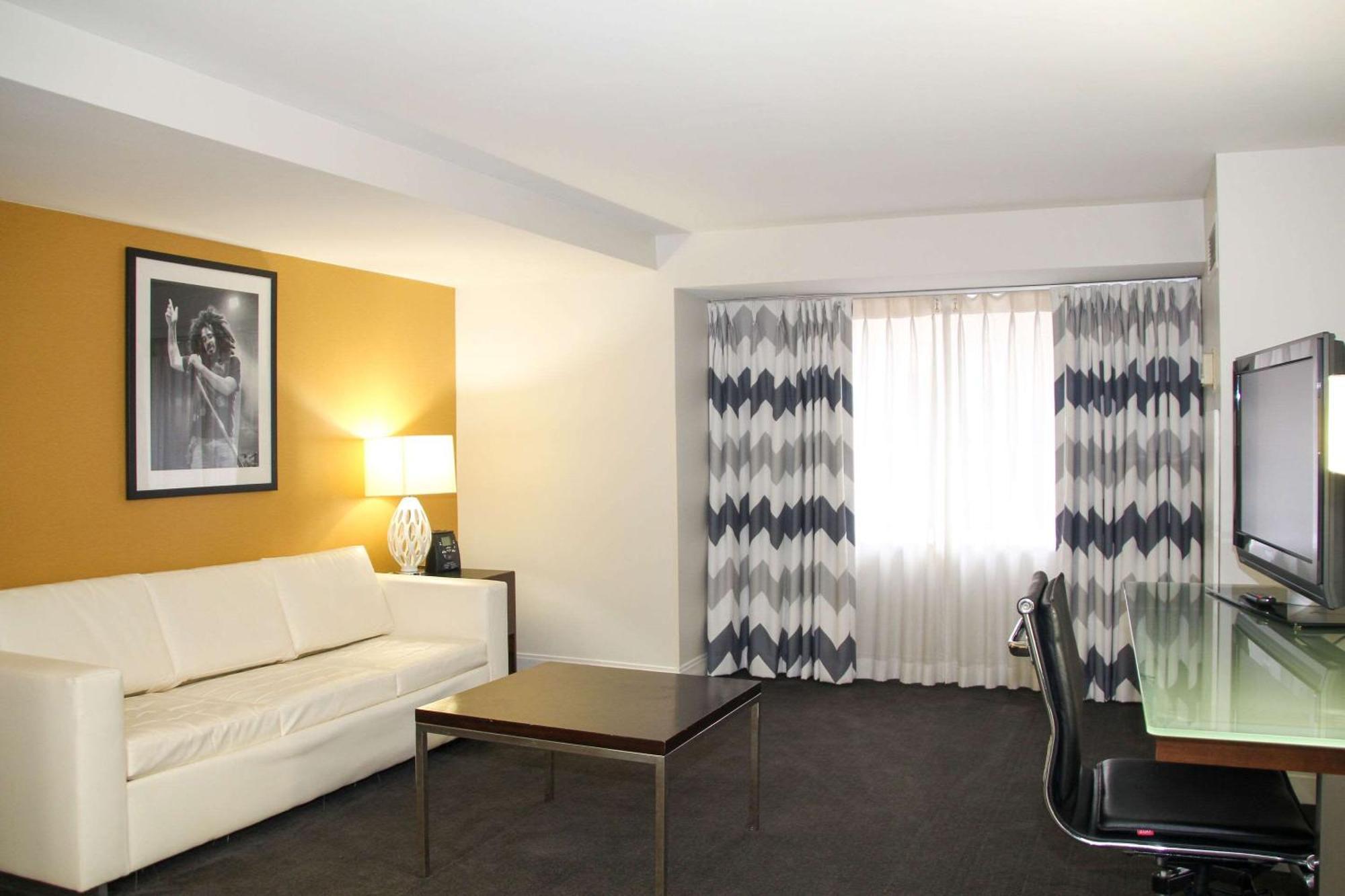 Comfort Inn & Suites Baltimore Inner Harbor Εξωτερικό φωτογραφία