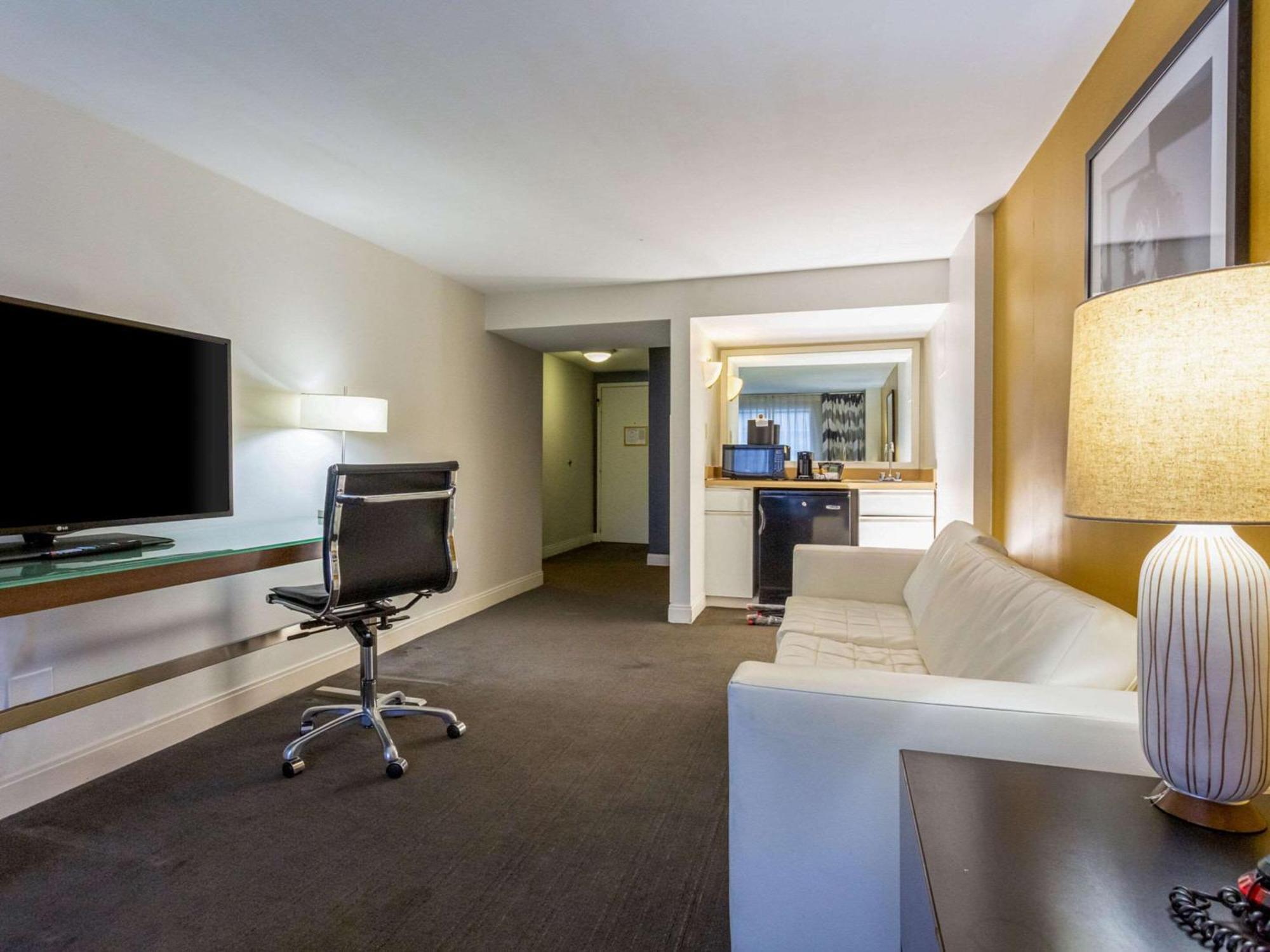 Comfort Inn & Suites Baltimore Inner Harbor Εξωτερικό φωτογραφία