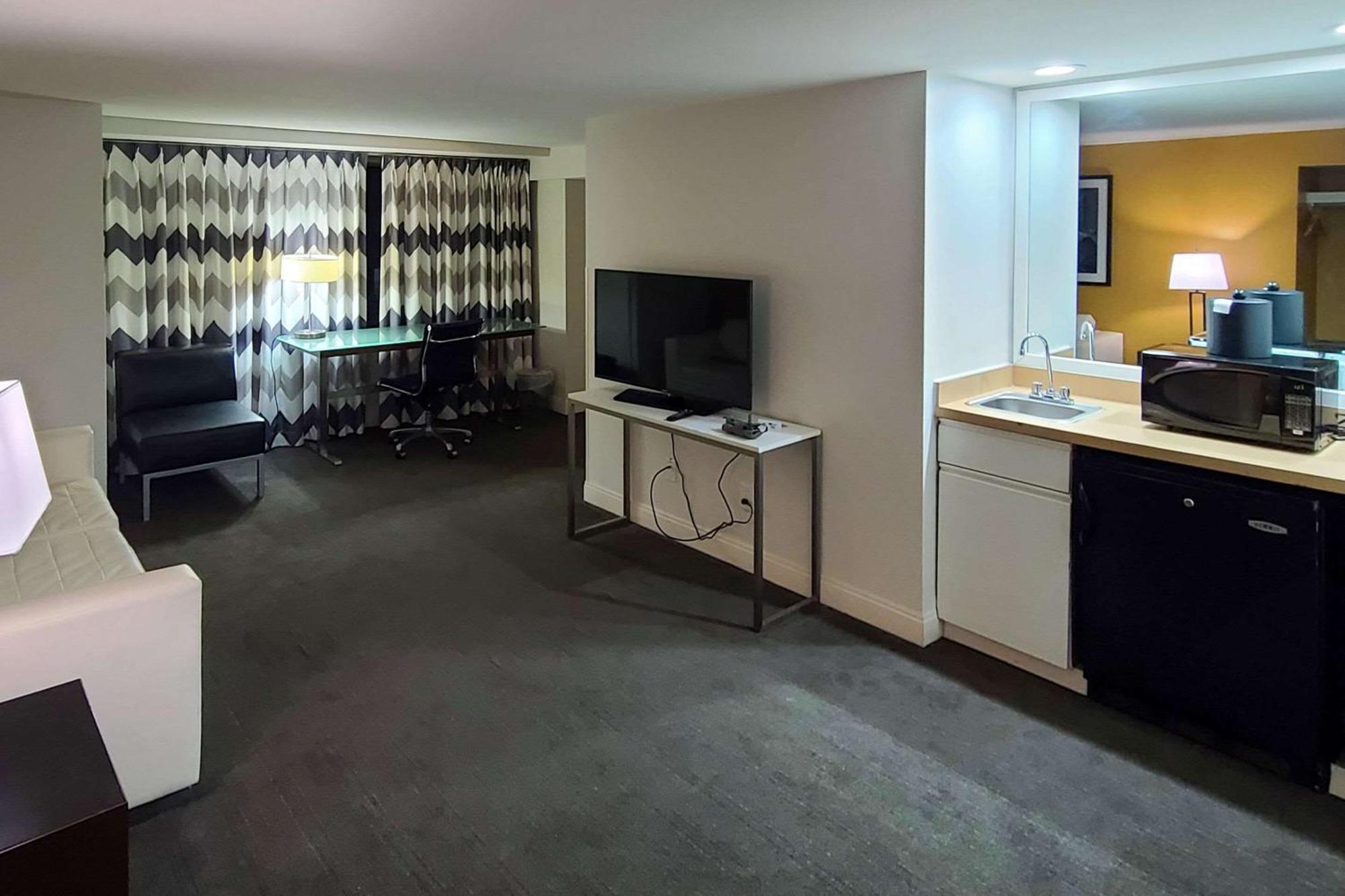 Comfort Inn & Suites Baltimore Inner Harbor Εξωτερικό φωτογραφία